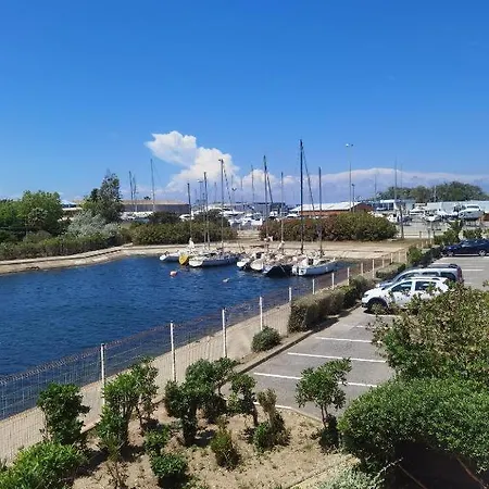 Cap Marine Appt Au Calme Face A La Marina - Proche - Parking Piscine Apartment *